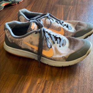 Women’s Nike size 10